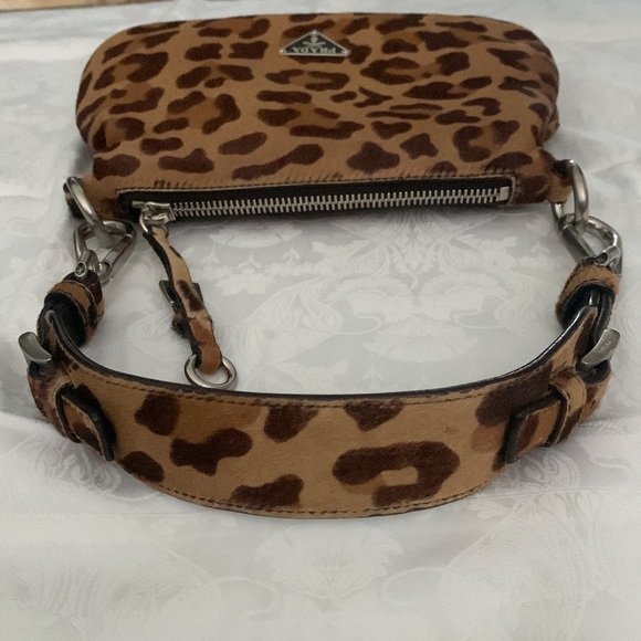 Prada bag - Picture 2 of 8